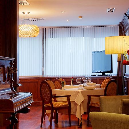 Hotelsefutbol Лас Розас де Мадрид Экстерьер фото